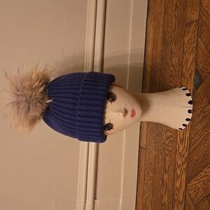 Linda Richard's new blue hat.